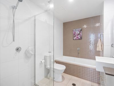 1601 / 4 COMO CRESCENT, Southport