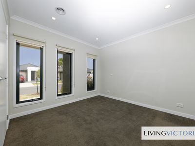 12 Bowenia Avenue, Craigieburn