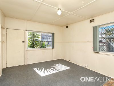76 Peterborough Avenue, Lake Illawarra