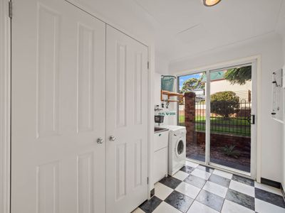 6 Bartlett Terrace, Redland Bay