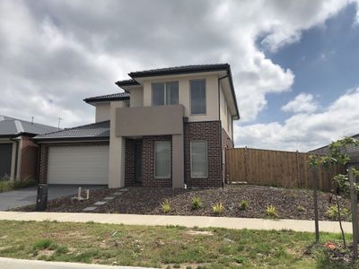 52 Lincoln Avenue, Officer