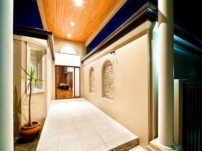 60 Edinburgh Road, Benowa