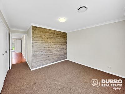 27 Pegasus Place, Dubbo