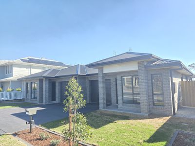 1/68  Malachite Street, Chisholm