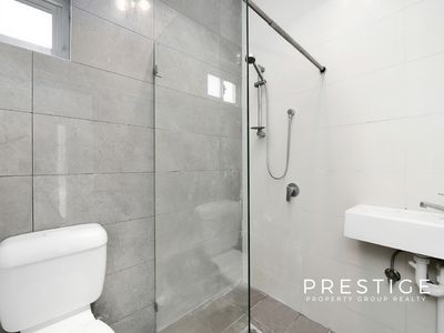 1 / 27 Loftus, Turrella