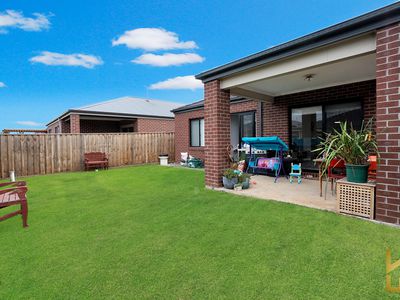 18 Sugarlea Street, Manor Lakes