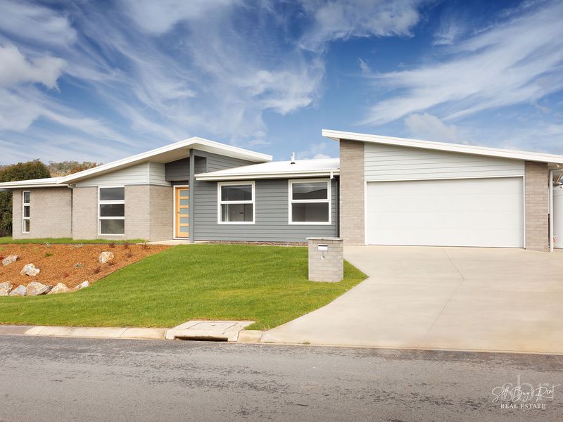 3 HANRAHAN STREET, Hamilton Valley