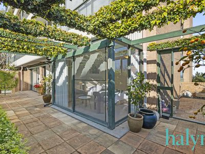 11 / 1 Wingfield Avenue, Crawley