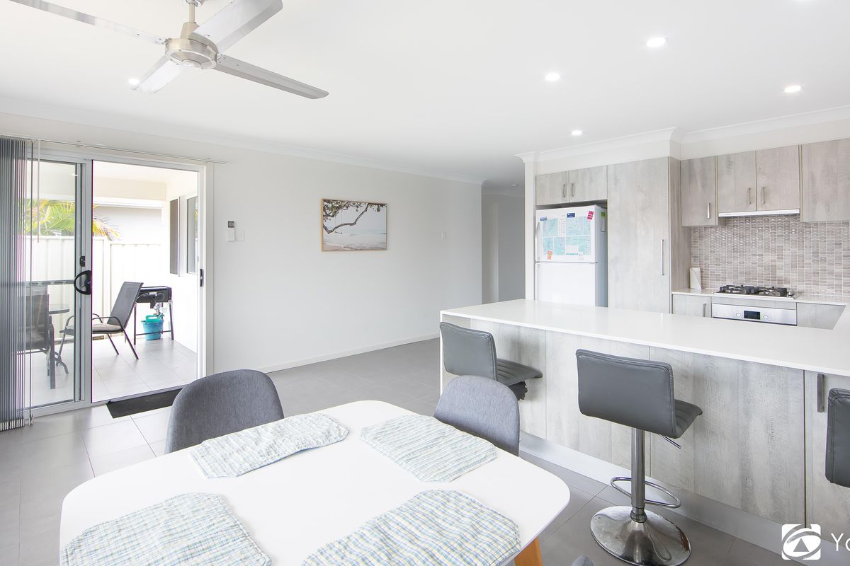 1 / 5 Bessy Close, Yamba