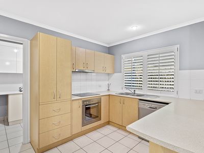 3 / 16 Beach Road, Cannonvale