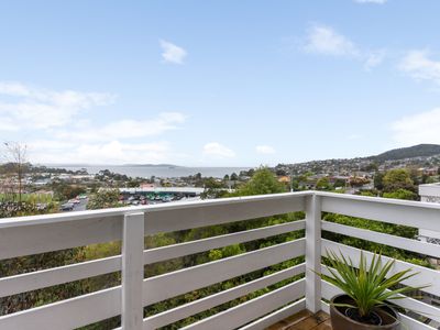 2 / 6 Opal Drive, Blackmans Bay