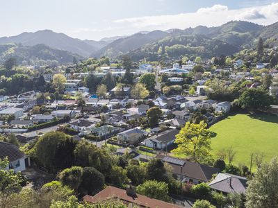32 Locking Street, Nelson South