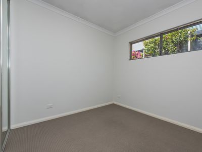 62D Amberley Way, Westminster