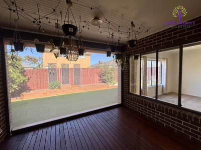 37 Fongeo Drive, Point Cook