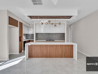 28 Art Deco Drive, Deanside