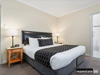 49 / 122 Mounts Bay Road, Perth