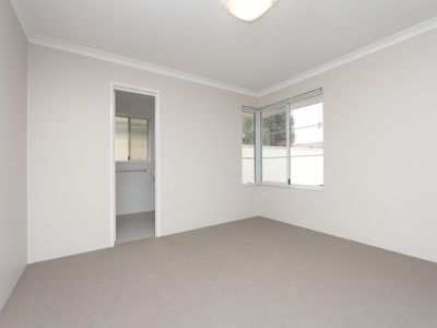 4 / 58 Central Avenue, Redcliffe