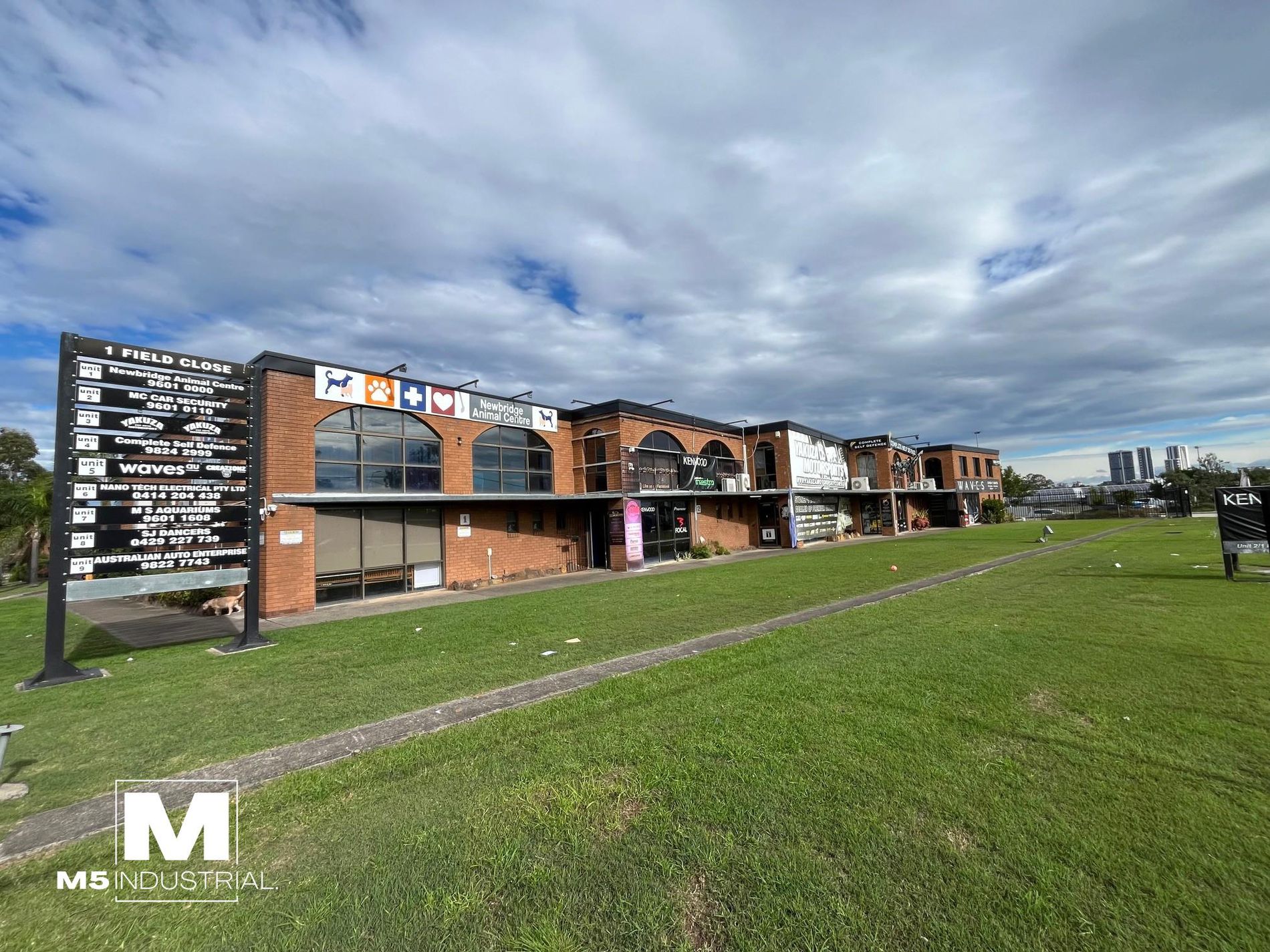 2 / 1 Field Close, Moorebank