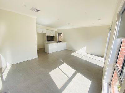 8 Joyce Street, Point Cook
