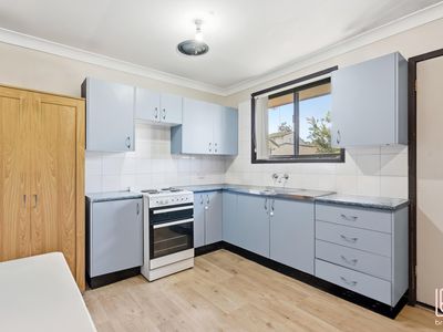 27 McKellar Boulevard, Blue Haven