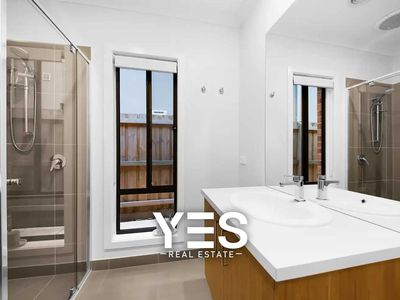 8 Pienza Road, Clyde