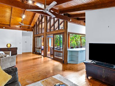 7 Barklya Close, Kamerunga