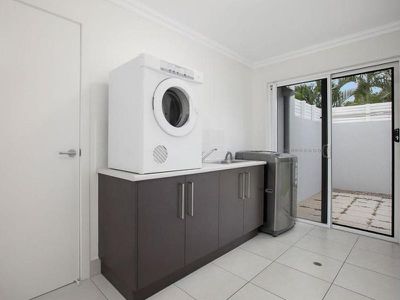 1 / 34 Hughes Road, Urangan