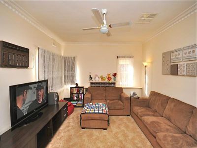 109 Symonds Street, Golden Square