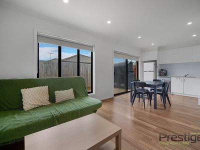 4 / 6 Mckay Place, Melton South