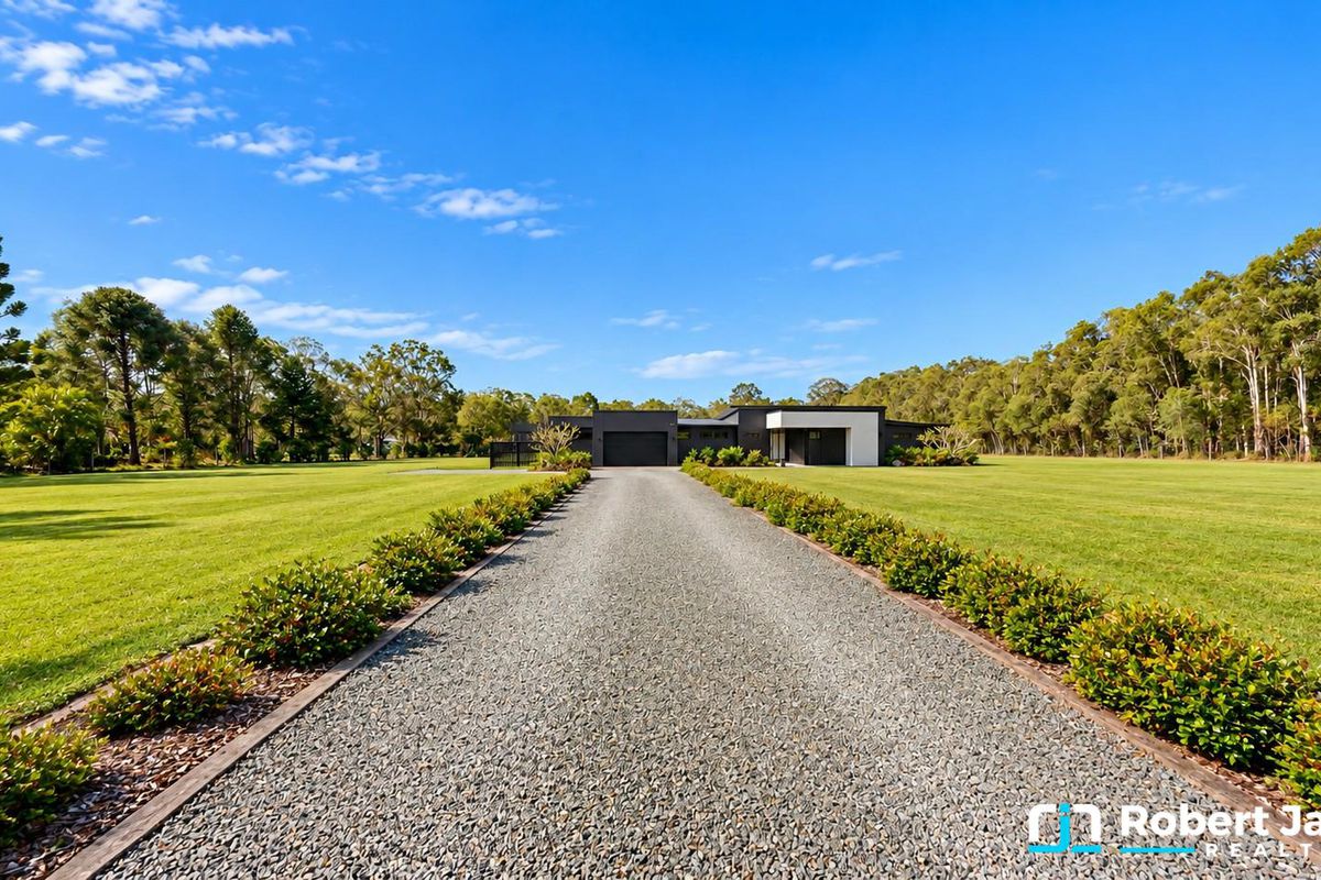 24 Amaroo Place, Cooroibah