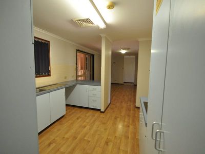 9 Kurrawan Way, Newman