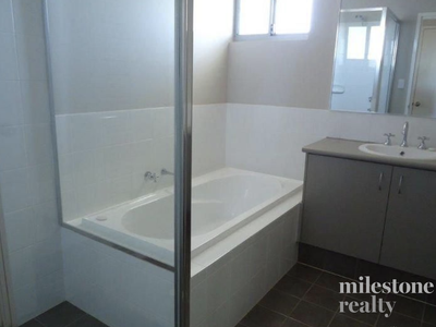 4 / 25 Pilkena Street, Tom Price