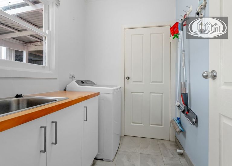 37 Waterford Avenue, Portland