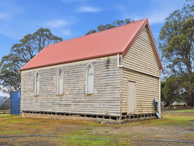 18 Crichton Road, Mount Seymour