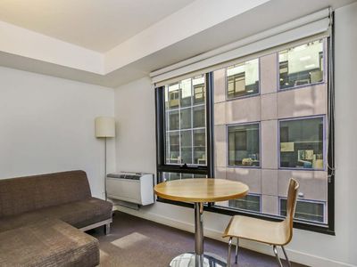 733 / 572 St Kilda Road, Melbourne