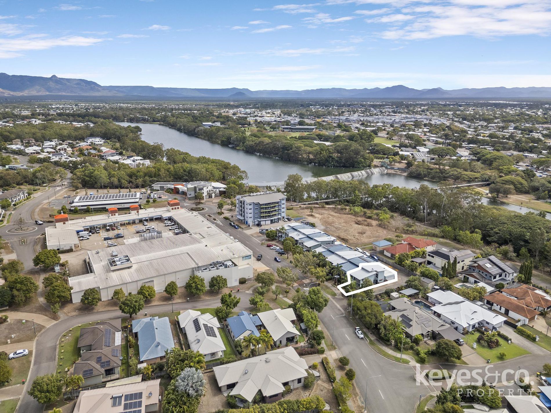 213 Riverside Boulevard, Douglas