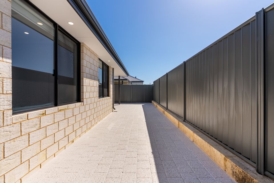 16 Tarot Grove, Baldivis