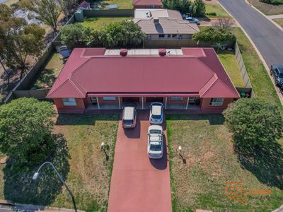 93 Twickenham, Dubbo