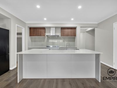 68 Yaralla Circuit, Clyde