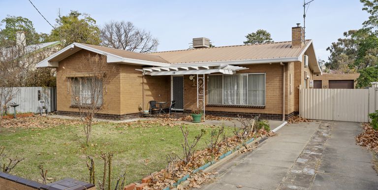 18 Anderson Street, Euroa