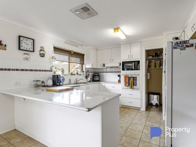 9-11 Clare Avenue, Lockington