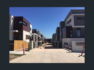 16 / 15-19 Mullenger way , Braybrook