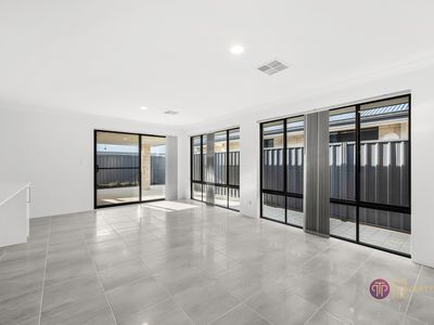 19 Flannigan Approach, Champion Lakes