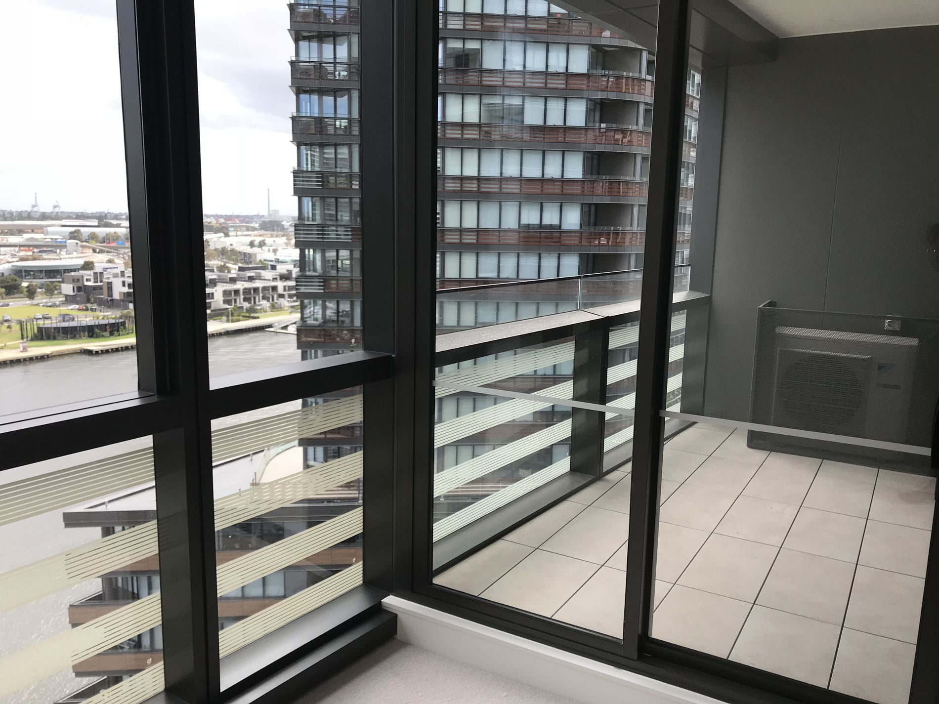 1107N / 883 Collins Street, Docklands