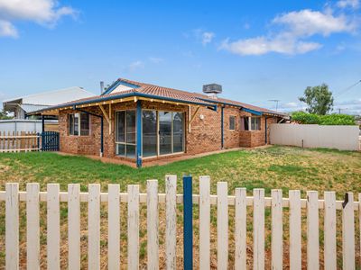 2A Kirwan Court, Hannans