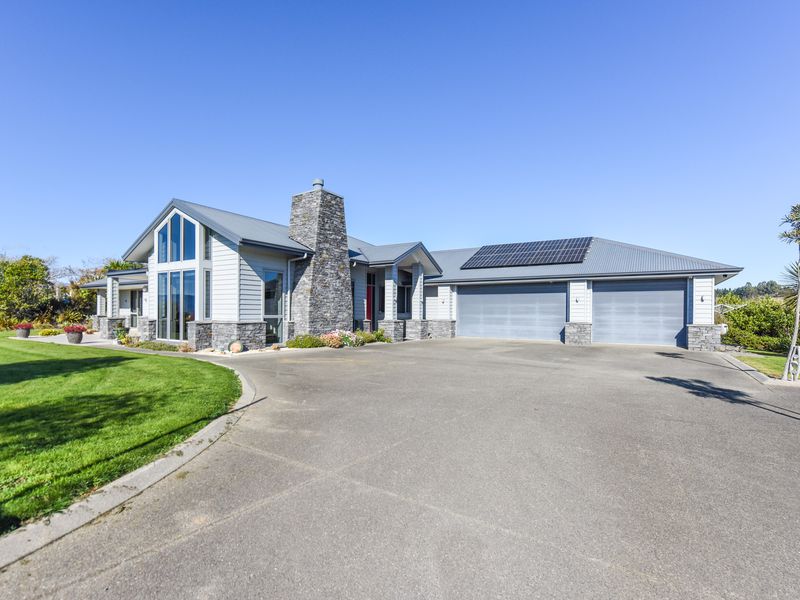13 Redmill Road, Redwood Valley