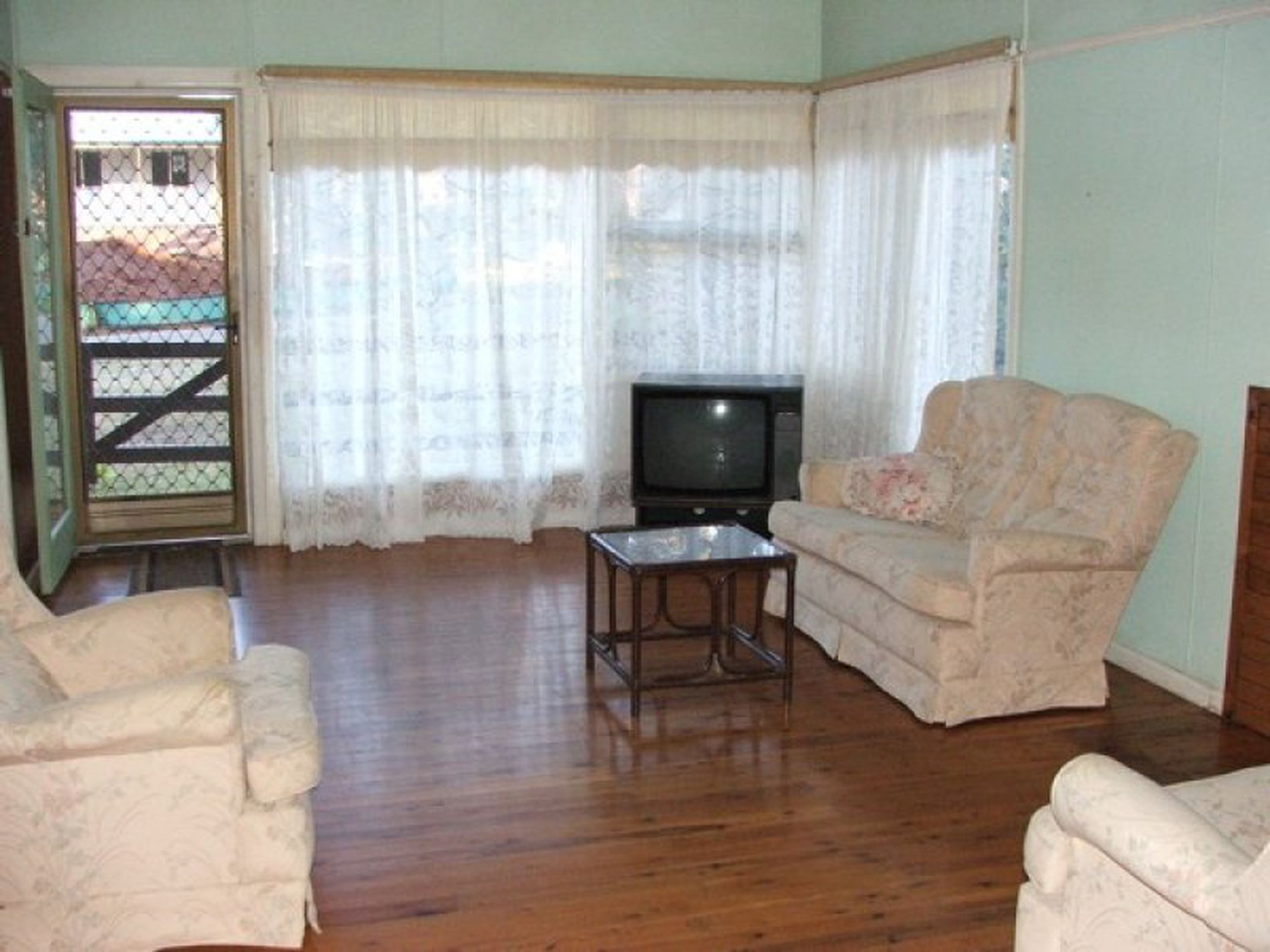 178 Sunset Strip, Manyana