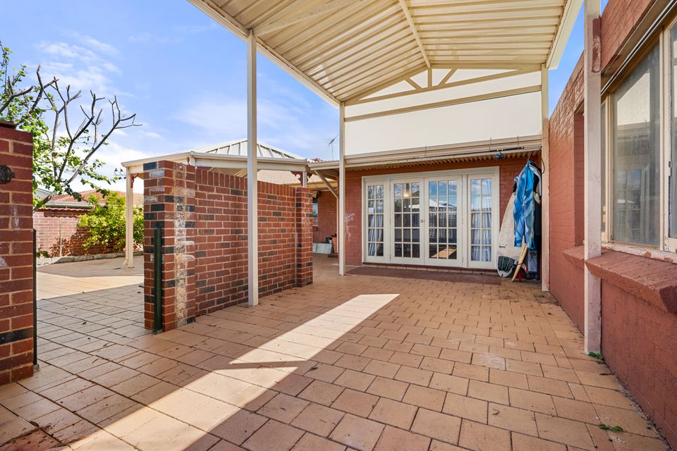 135 Safety Bay Road, Shoalwater