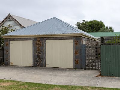 60 Princes Highway, Port Fairy