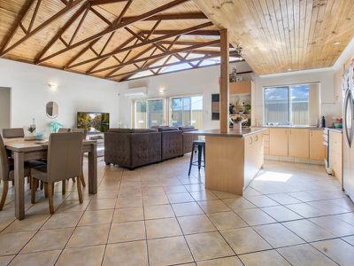 8 Stevington Street, Kelmscott